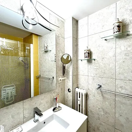 Le Catalogne 3 * ペルピニャン